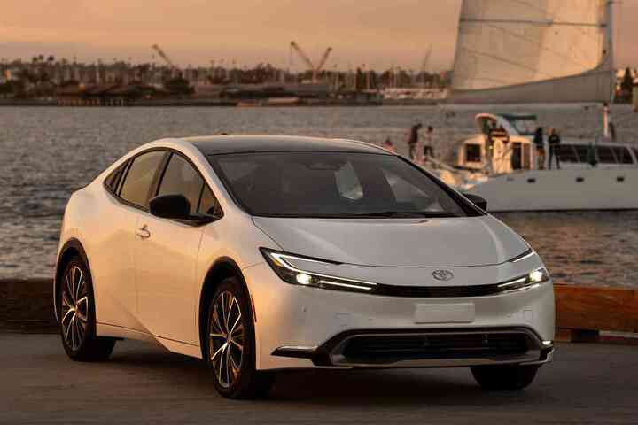 최근 출시한 5세대 토요타 프리우스