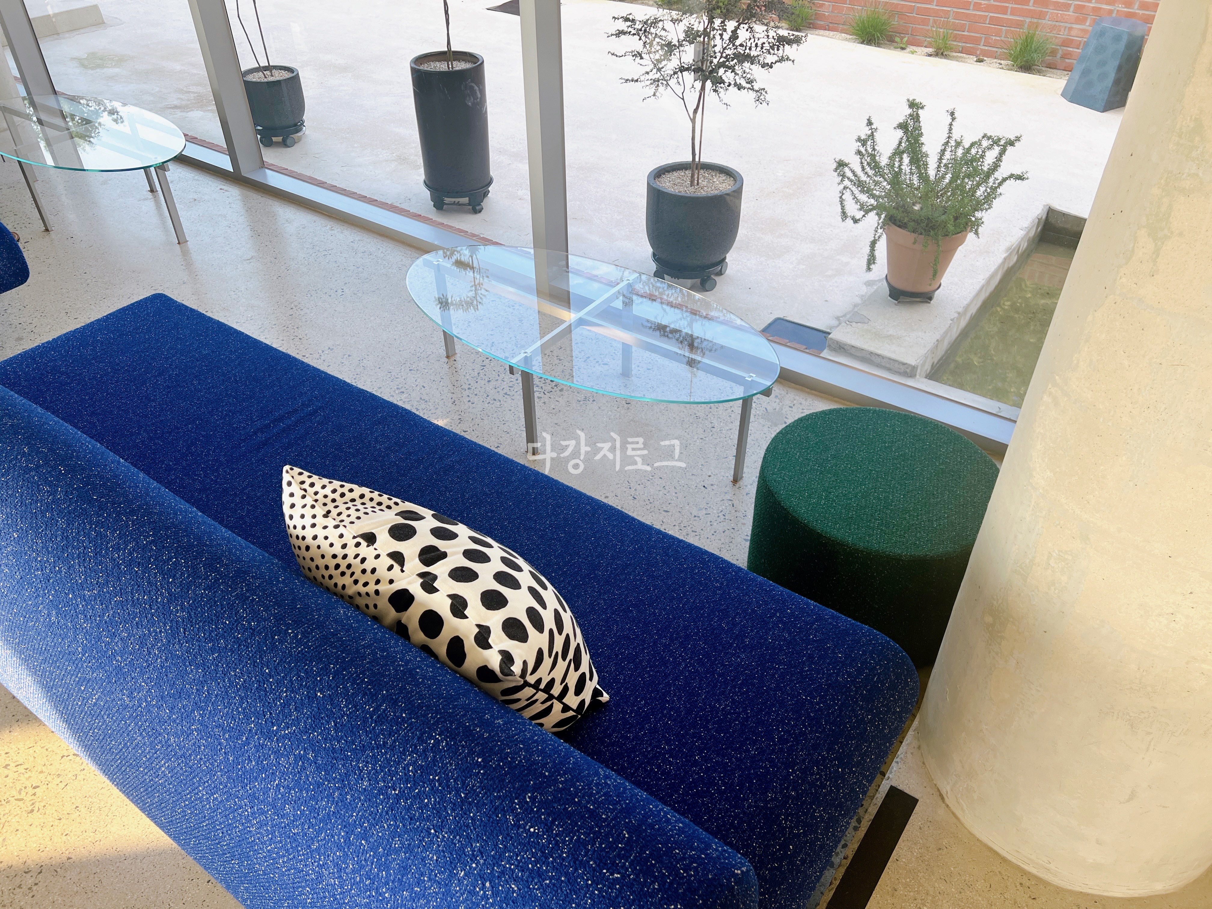 담양 빨간벽돌카페 야외카페 알에디션