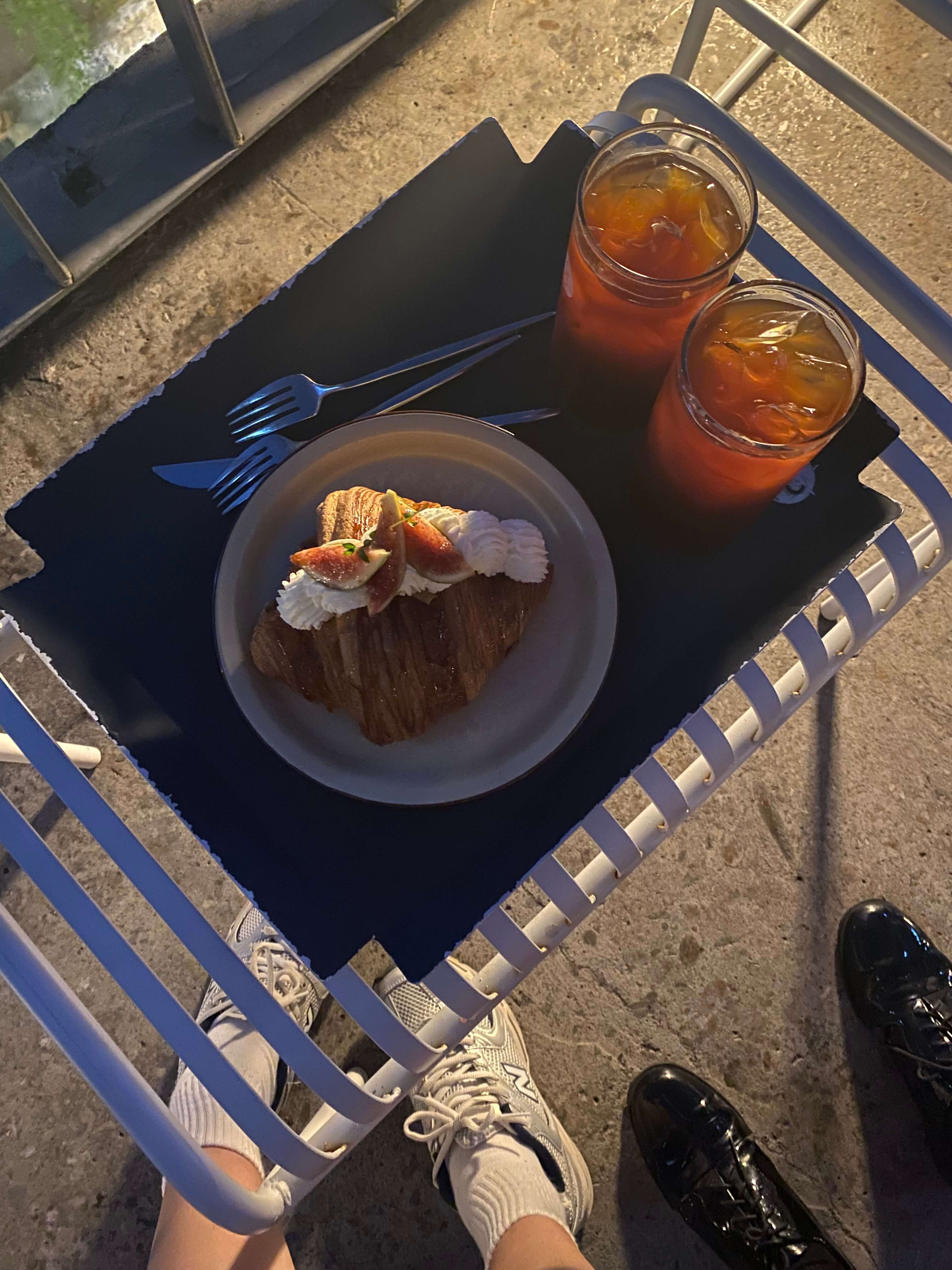 무화과-크로와상-커피