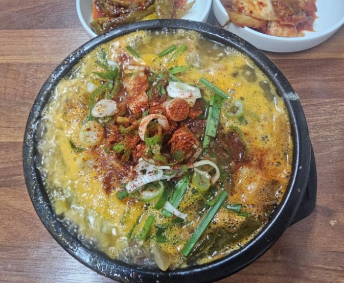 '장터식당'의 또 다른 메뉴 육개장
