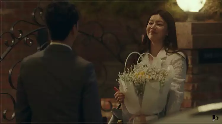 이제-곧-죽습니다-친오빠의-축하를-받고-있는-지수