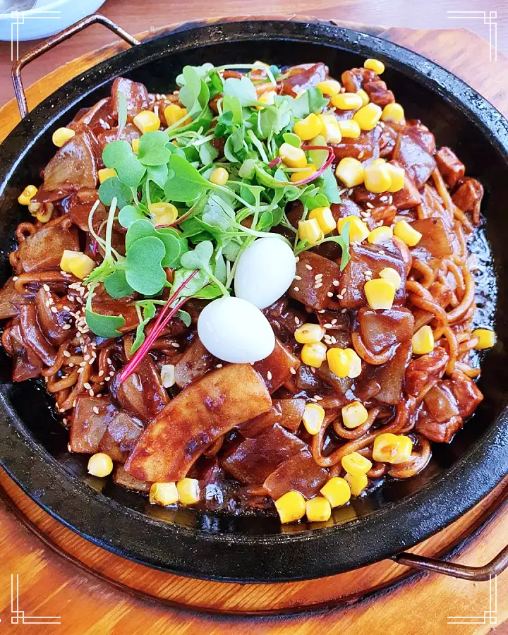 양념게장 돌짜장 돌판짜장 맛집 온천 실내데이트 코스 시몬스 침대 카페 별빛 정원 여행 가볼만한 곳 추천 생방송투데이 이천 떴다 동네방네