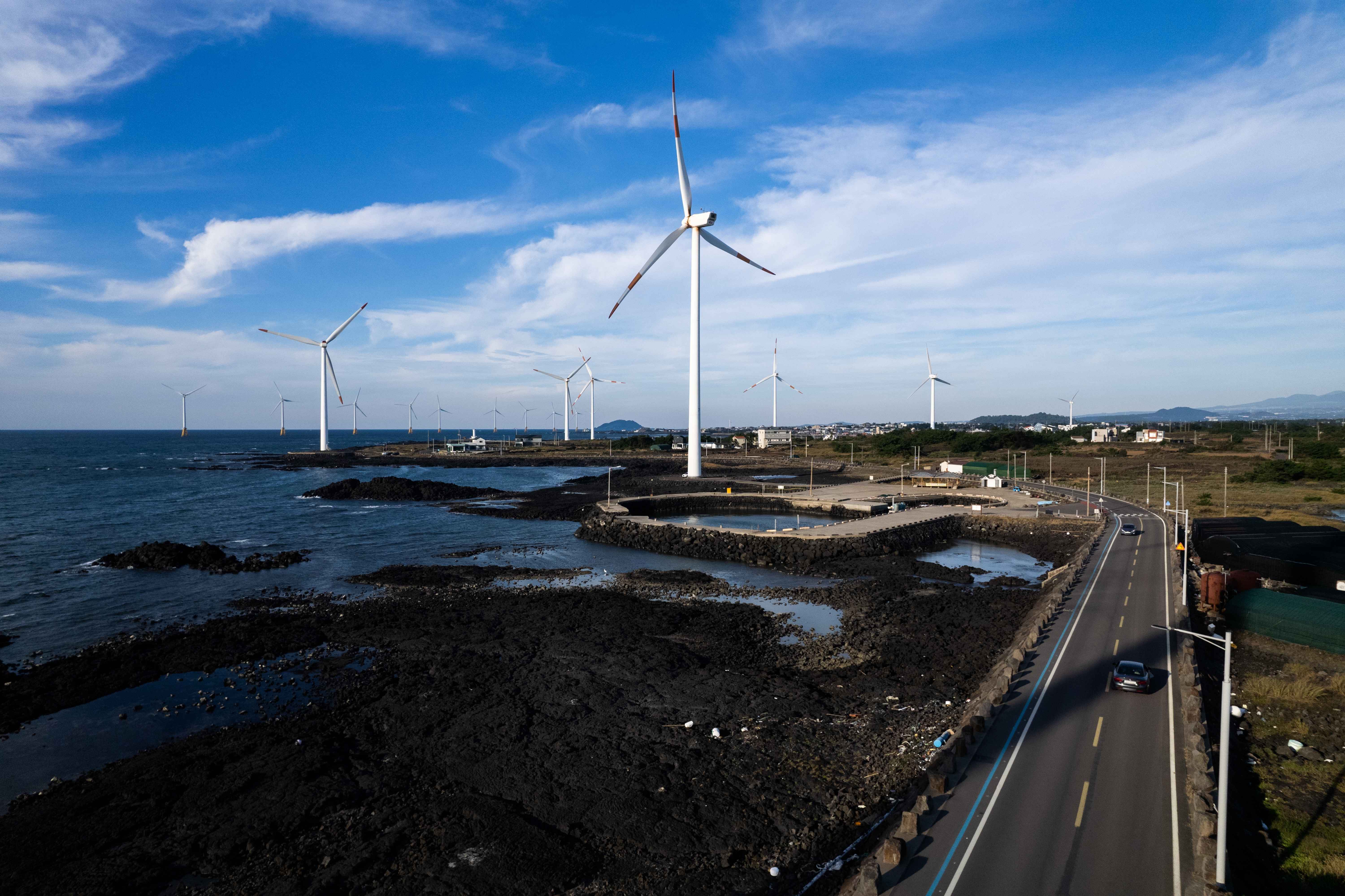 제주 신창풍차해안도로