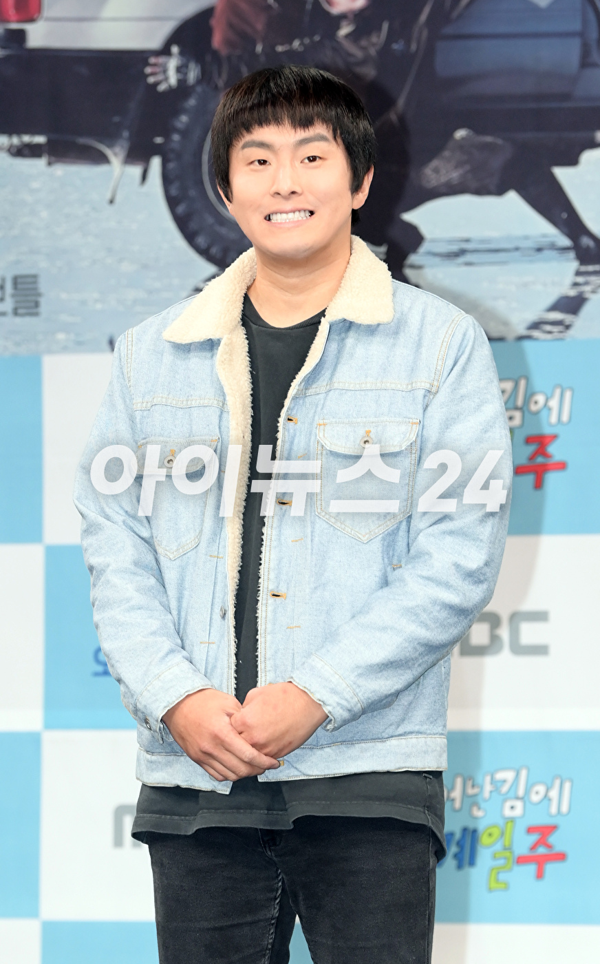 방송인 기안84가 9일 오후 서울 마포구 상암동 MBC 골든마우스홀에서 열린 MBC '태어난 김에 세계일주2' 제작발표회에 참석하고 있다. [사진=정소희 기자]
