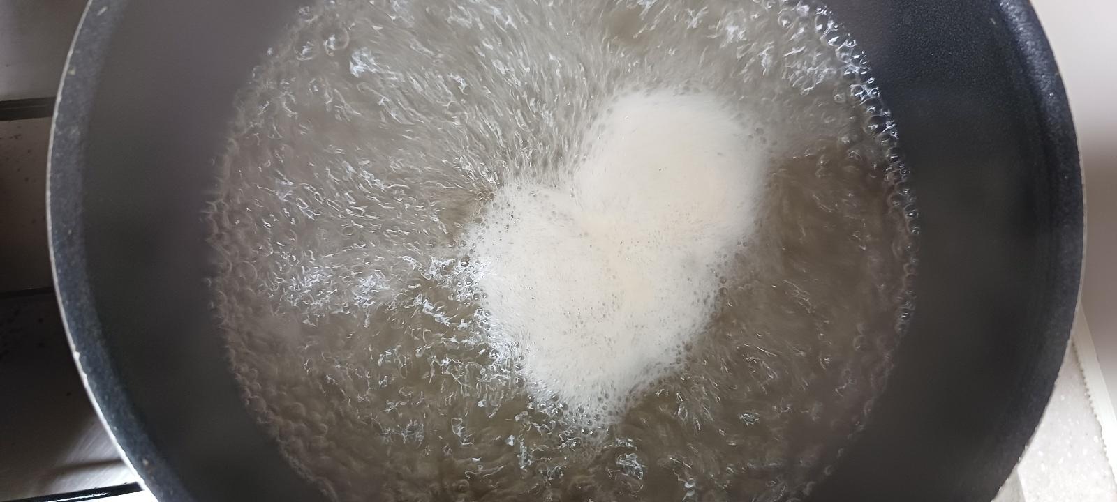 육수 끓이기
