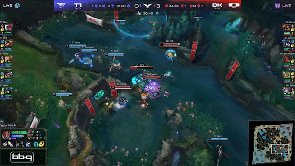 1경기 용 앞에서의 한타싸움 승리하는 T1