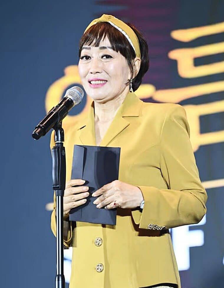 가수-하춘화