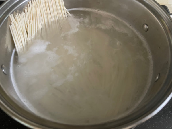 간장 비빔국수 황금레시피 소면 삶기 - 시간은 딱 3분