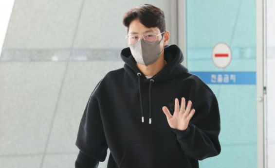 출국하는 이강인