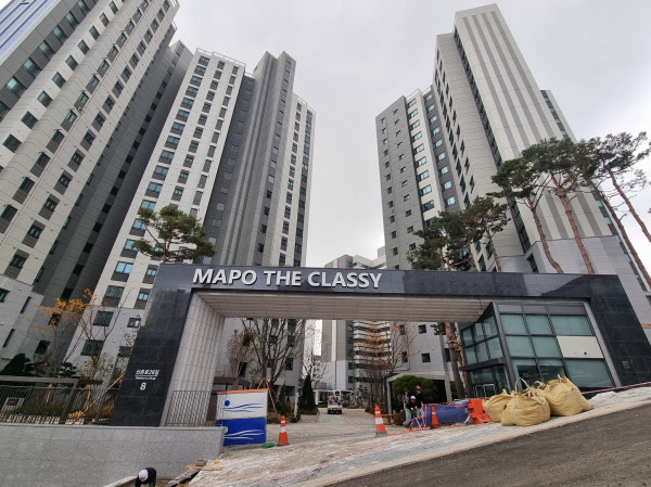 개과천선의 부동산 뉴스-경쟁률 20대 1&amp;#39; 마포 더 클래시도 절반이 당첨 포기