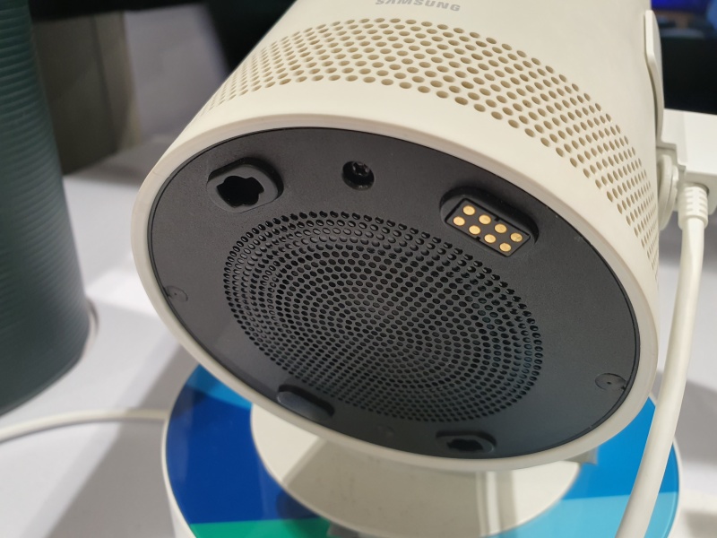 삼성-프로젝터-뒷모습