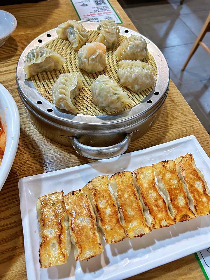 백반기행 박은영 편 동치미 막국수 메밀 칼국수 새우 교자 만두 직화 불고기 관악 신림 맛집 소개