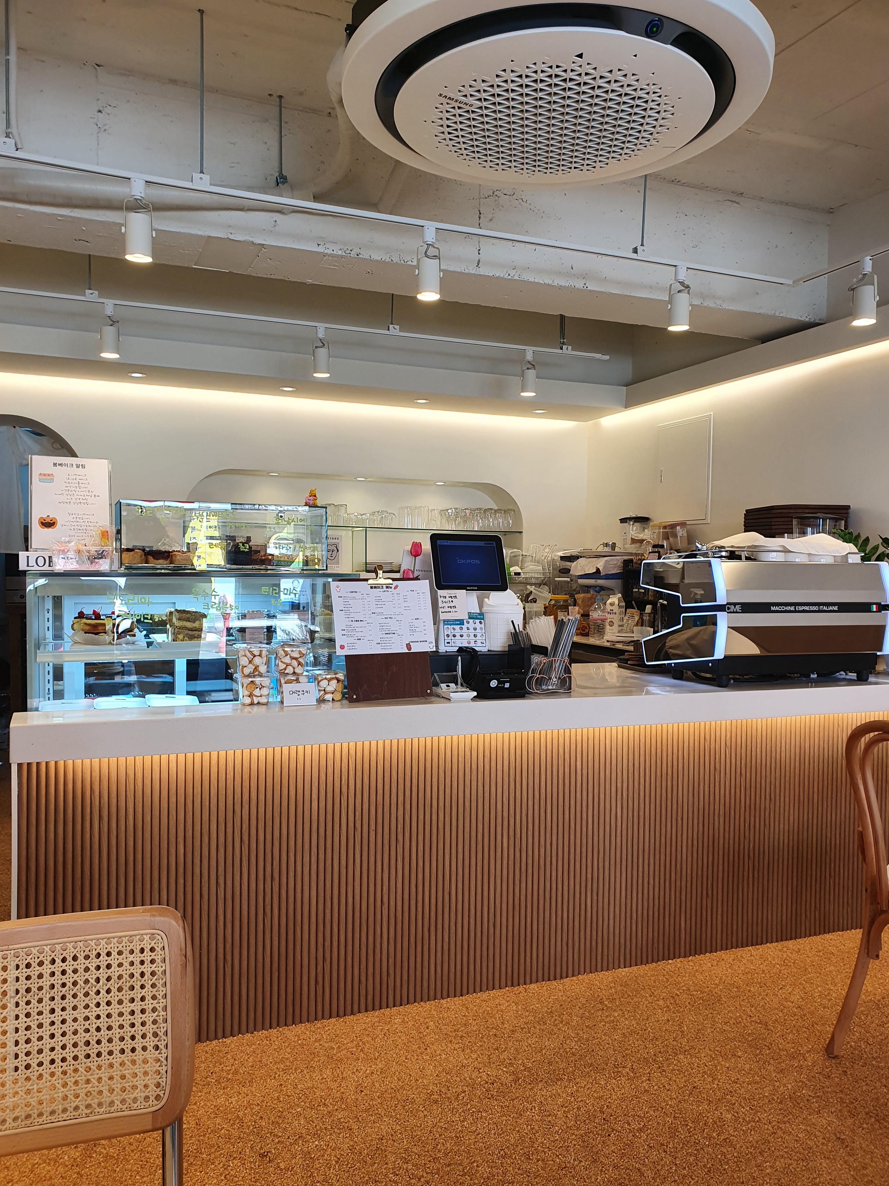 원내동 봄베이크 가게 인테리어