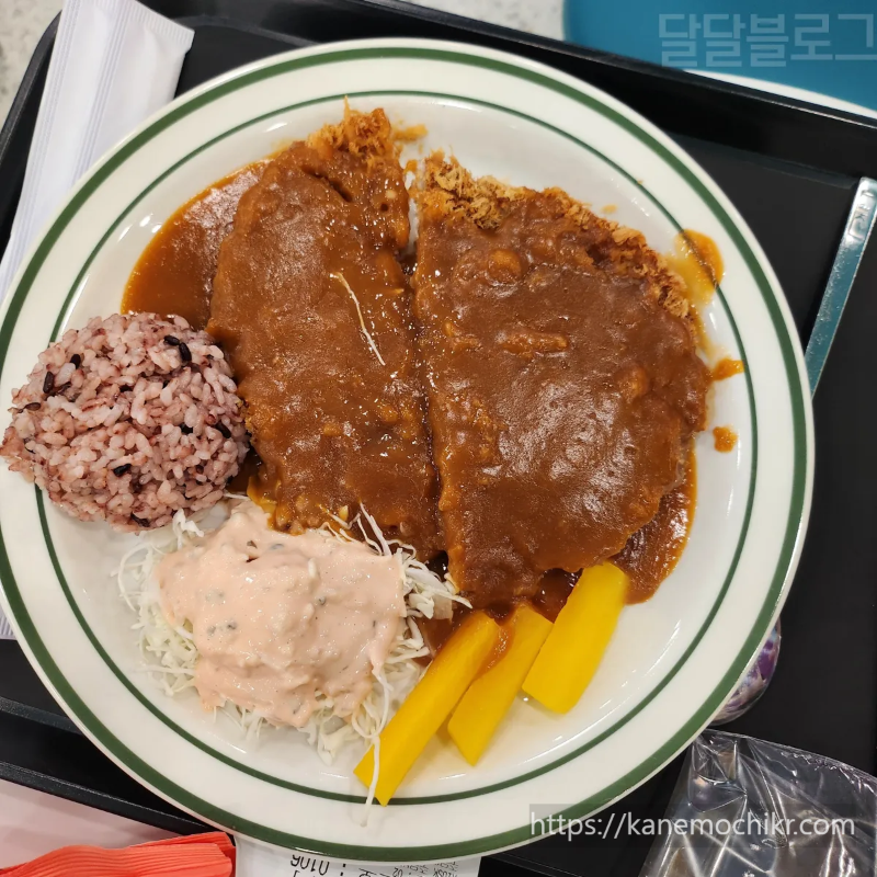 플레이월드-키즈카페-돈카스