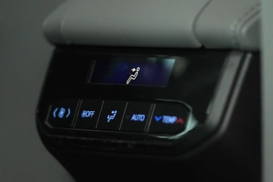 도요타 하이랜더 내부 디자인