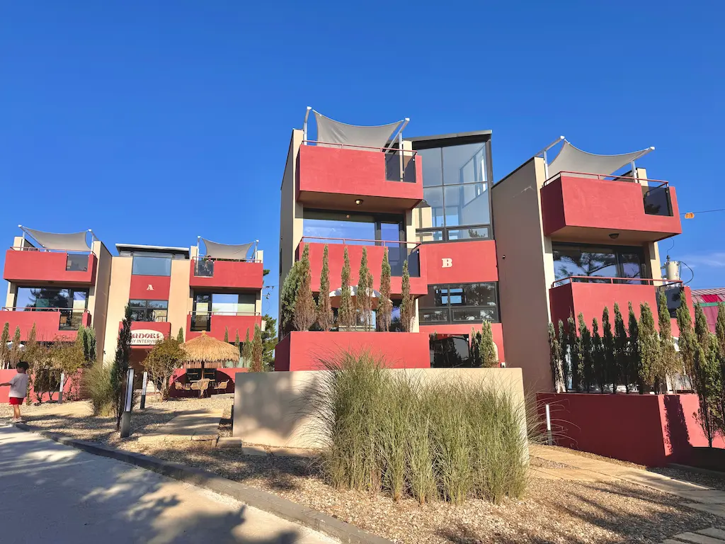 스테이 인터뷰 전경 A동과 B동