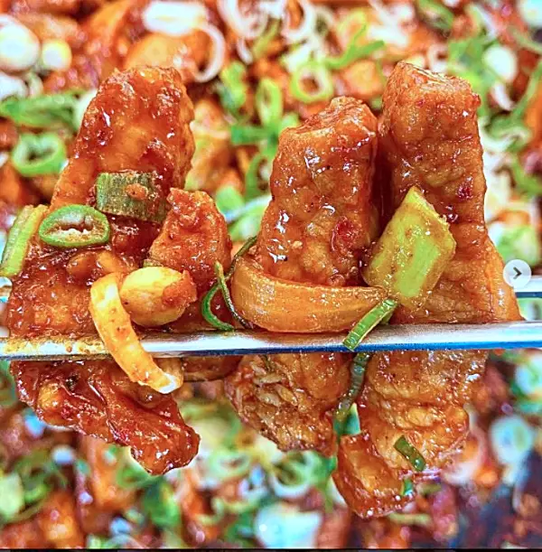파주 탄현 신의한수 맛의결정타 30년 전통 제육볶음 돼지고기 두루치기 맛집 추천