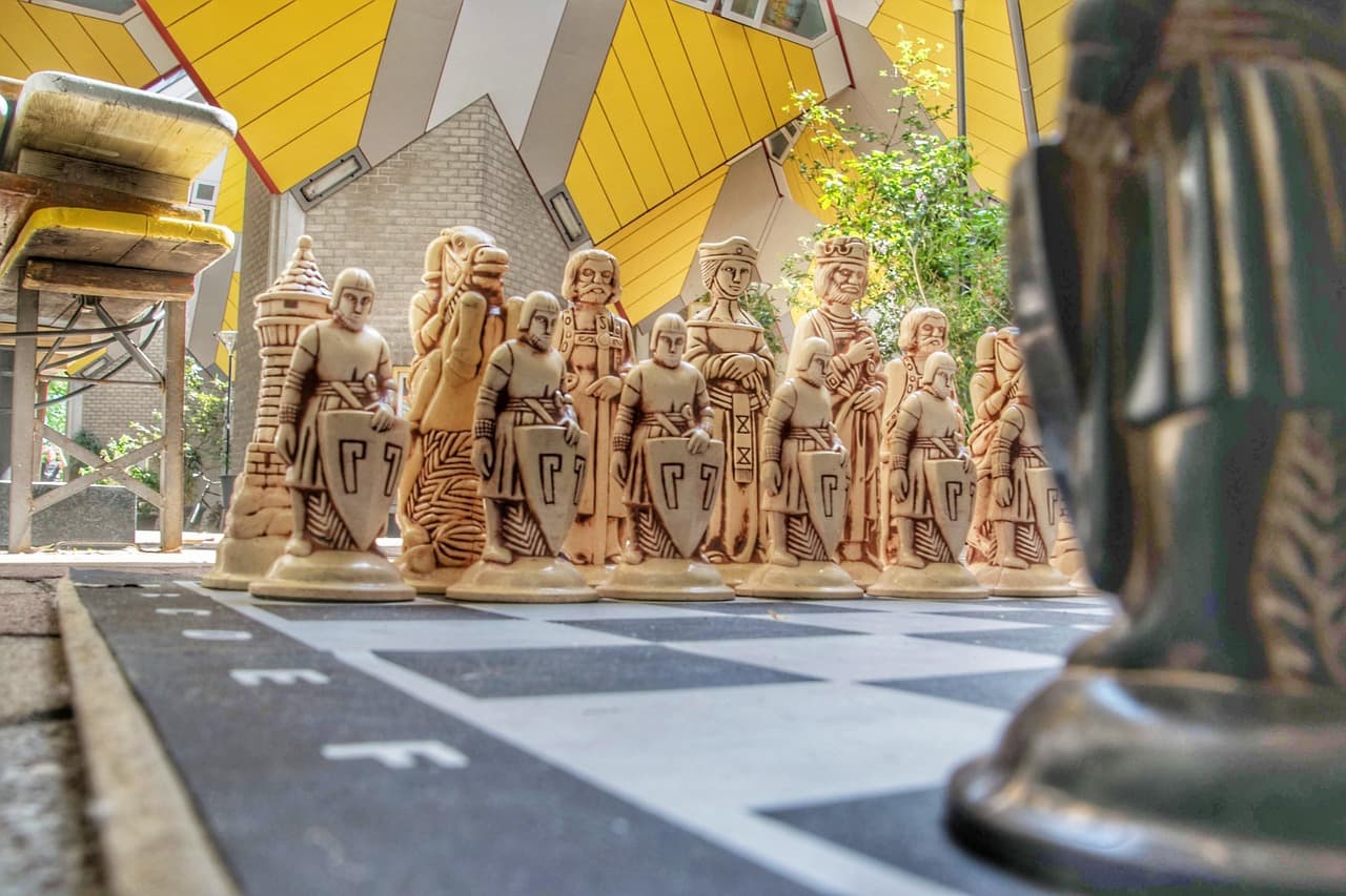 체스 말 교환의 심리전 &mdash; 언제 바꾸고, 언제 참을까?