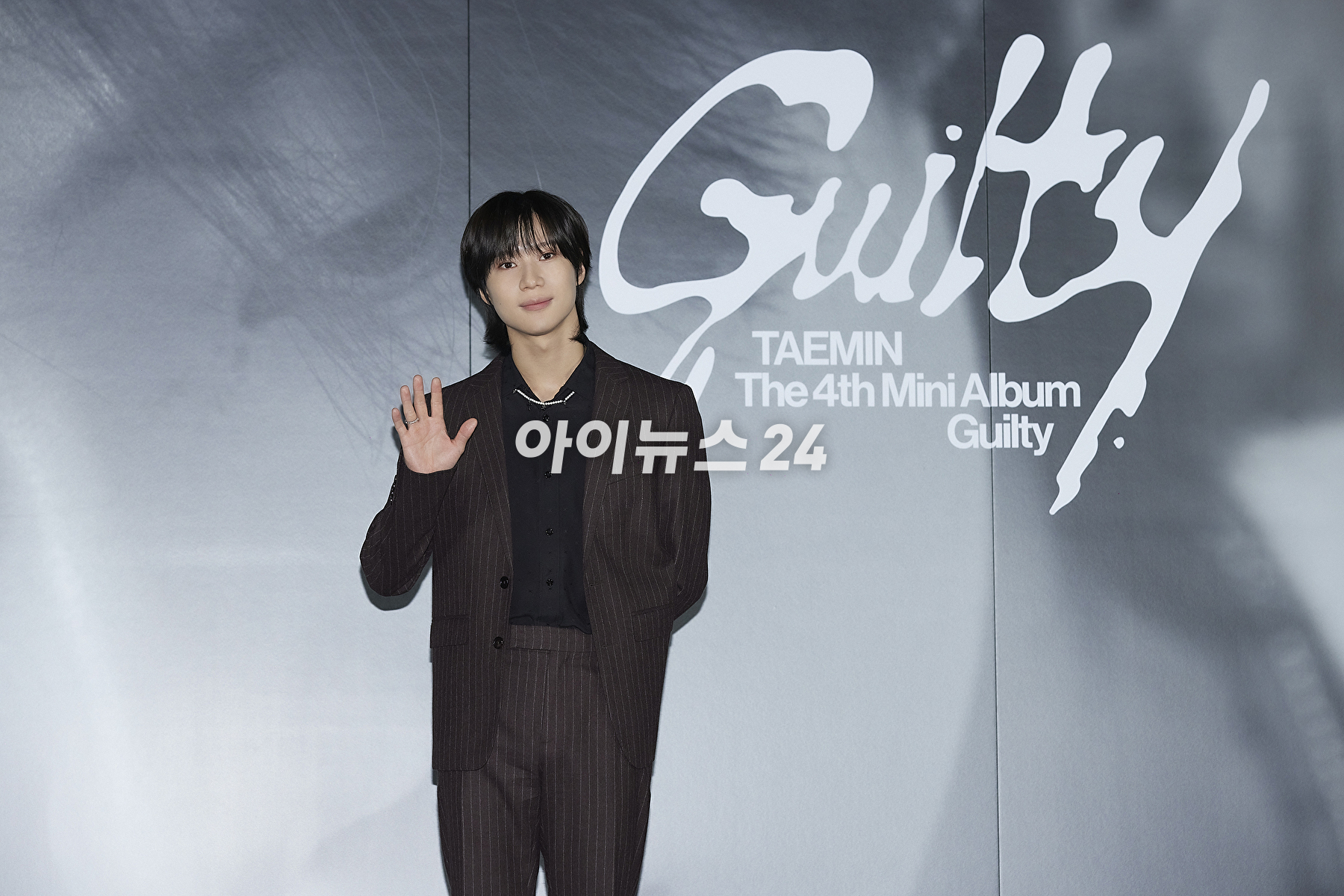 샤이니 태민이 30일 오후 서울 메가박스 성수에서 네 번째 미니앨범 'Guilty'(길티) 발매 기념 기자간담회를 열고 포토타임을 갖고 있다. [사진=SM엔터테인먼트]