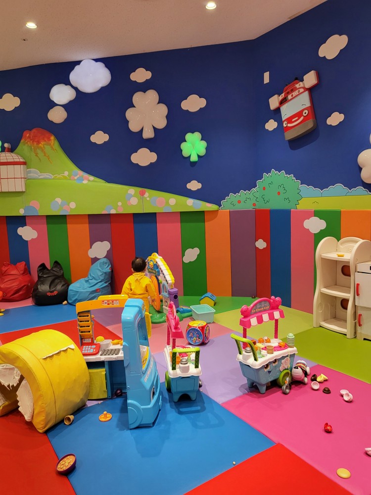 놀이공간의 장난감들