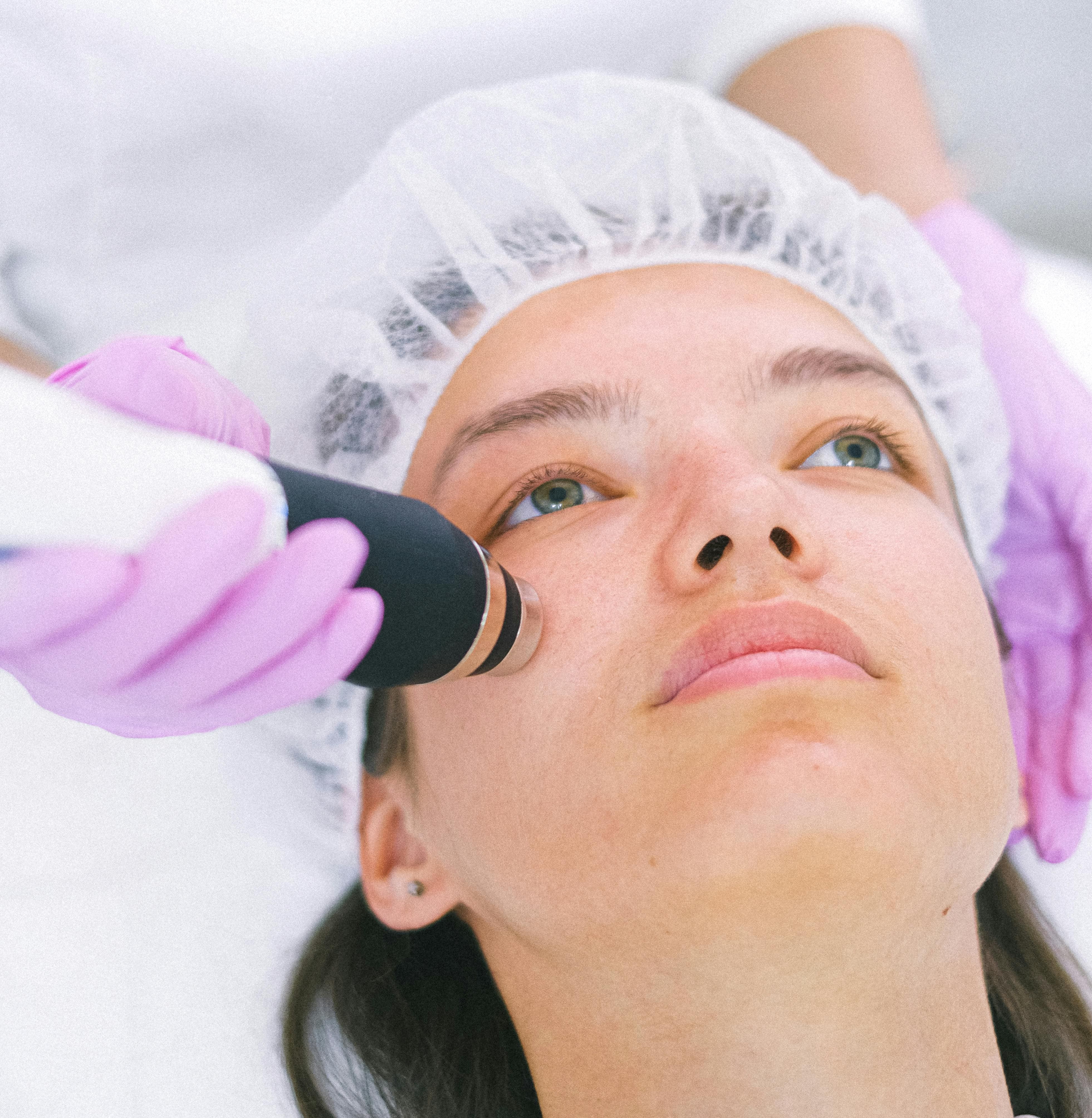 피부과 전문의 상담 여드름, 기미, 홍조 피부 질환 증상별 병원 가는 타이밍 자주 묻는 질문