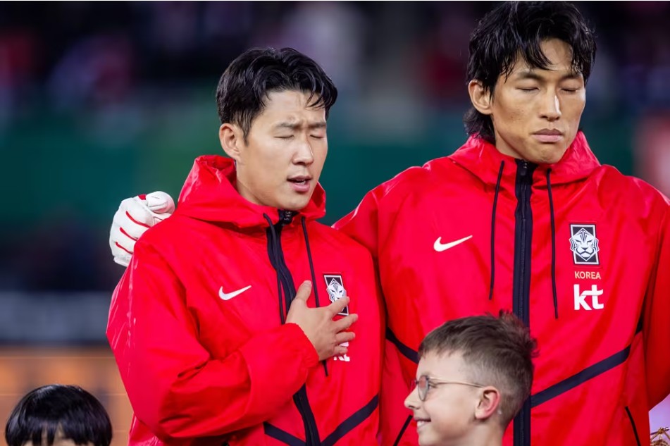 손흥민, 김승규 / 사진출처 FIFA 주요기사 中