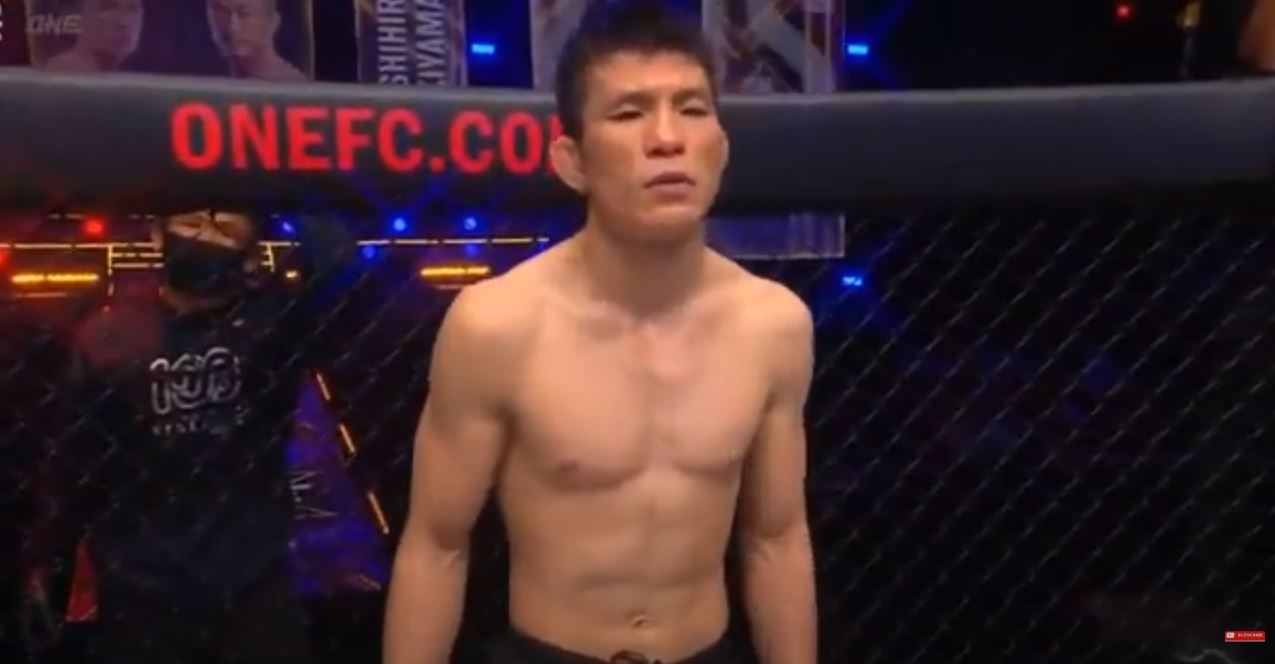 아오키 소개 장면