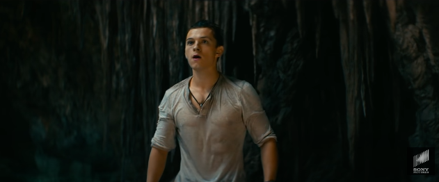 보물을찾은톰홀랜드옷이젖어있다.