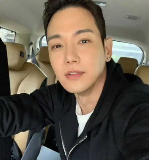 가수-환희-사진