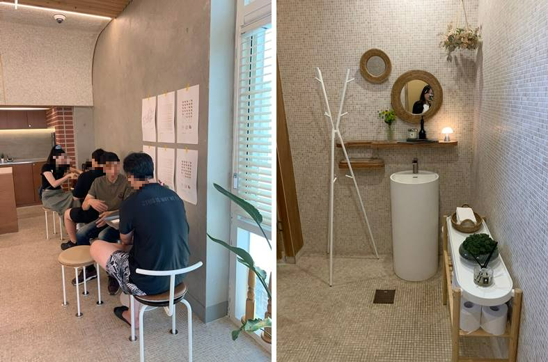 3층 입구 2인 테이블 자리 및 화장실