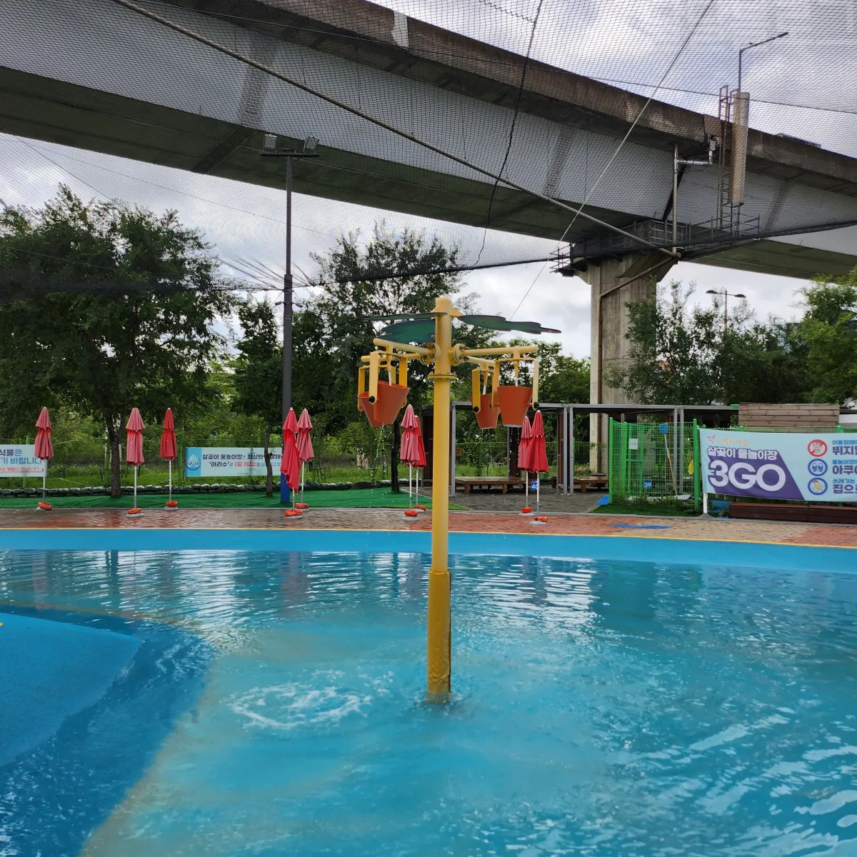 성동구-살곶이-물놀이장-유아용-풀장