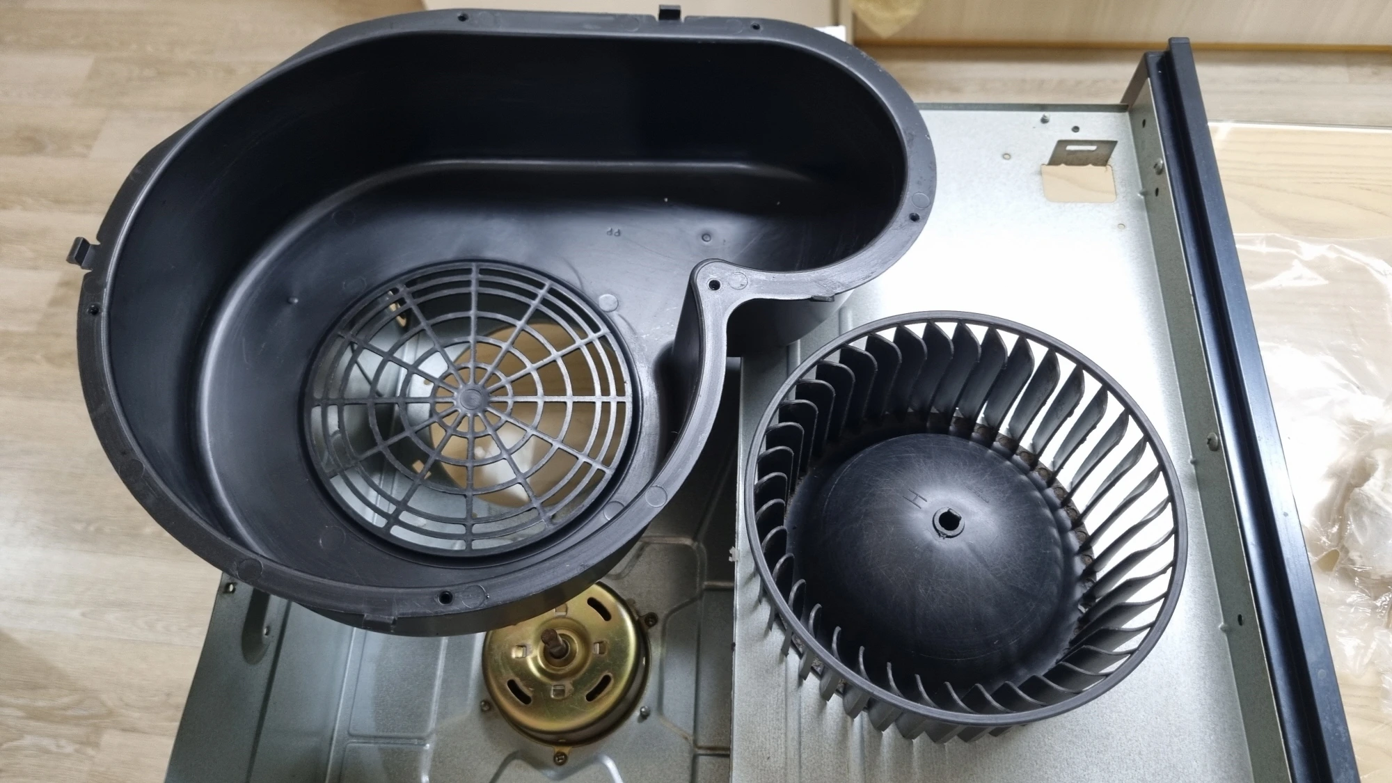 가스렌지 후드 날개 기름때 청소 모습