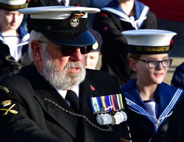 현충일을 기념하는 군인사진입니다.