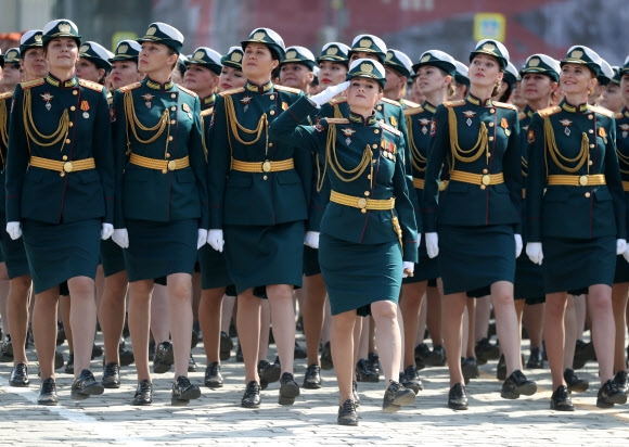 러시아 미녀 여군