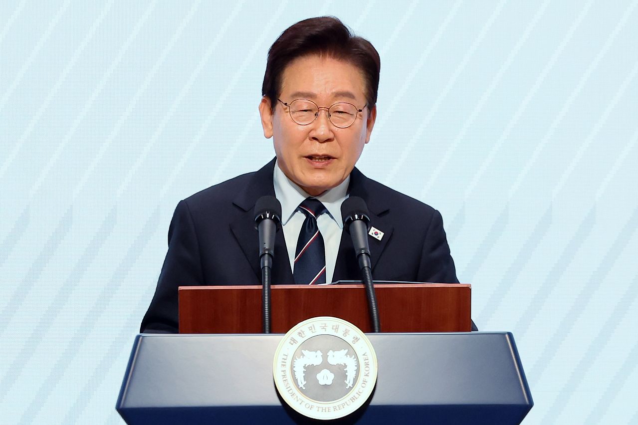 이재명 대통령 매점매석 강력 경고: 물품 전량 몰수와 30% 신고 포상금제의 모든 것