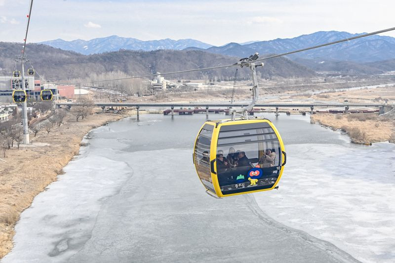 &lt; 원주 간현관광지 케이블카가 최근 개통됐다. 원주시 제공