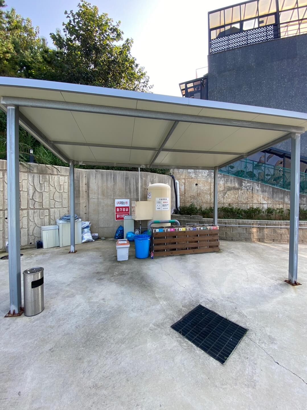 키즈비-풀빌라-야외-시설-이미지