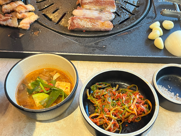 기본찬 및 양념장