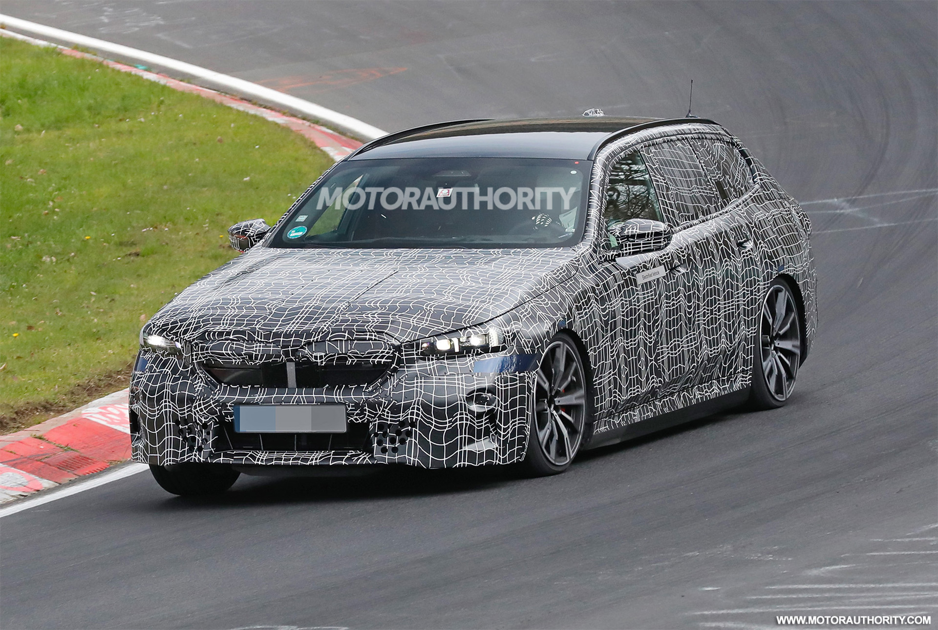 BMW 전기 왜건 'i5 투어링'