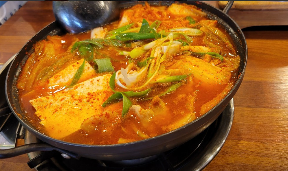 장군꼬들살 김치찌개 대표 메뉴