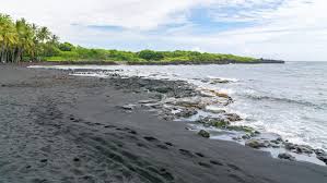 블랙 비치 & 레드 비치 – 화산섬의 자연미 사진들