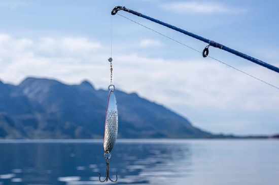 루어낚시방법 - 채비(릴, 미끼, 낚시대 고르는 방법), 캐스팅, 스킬(리트리브)