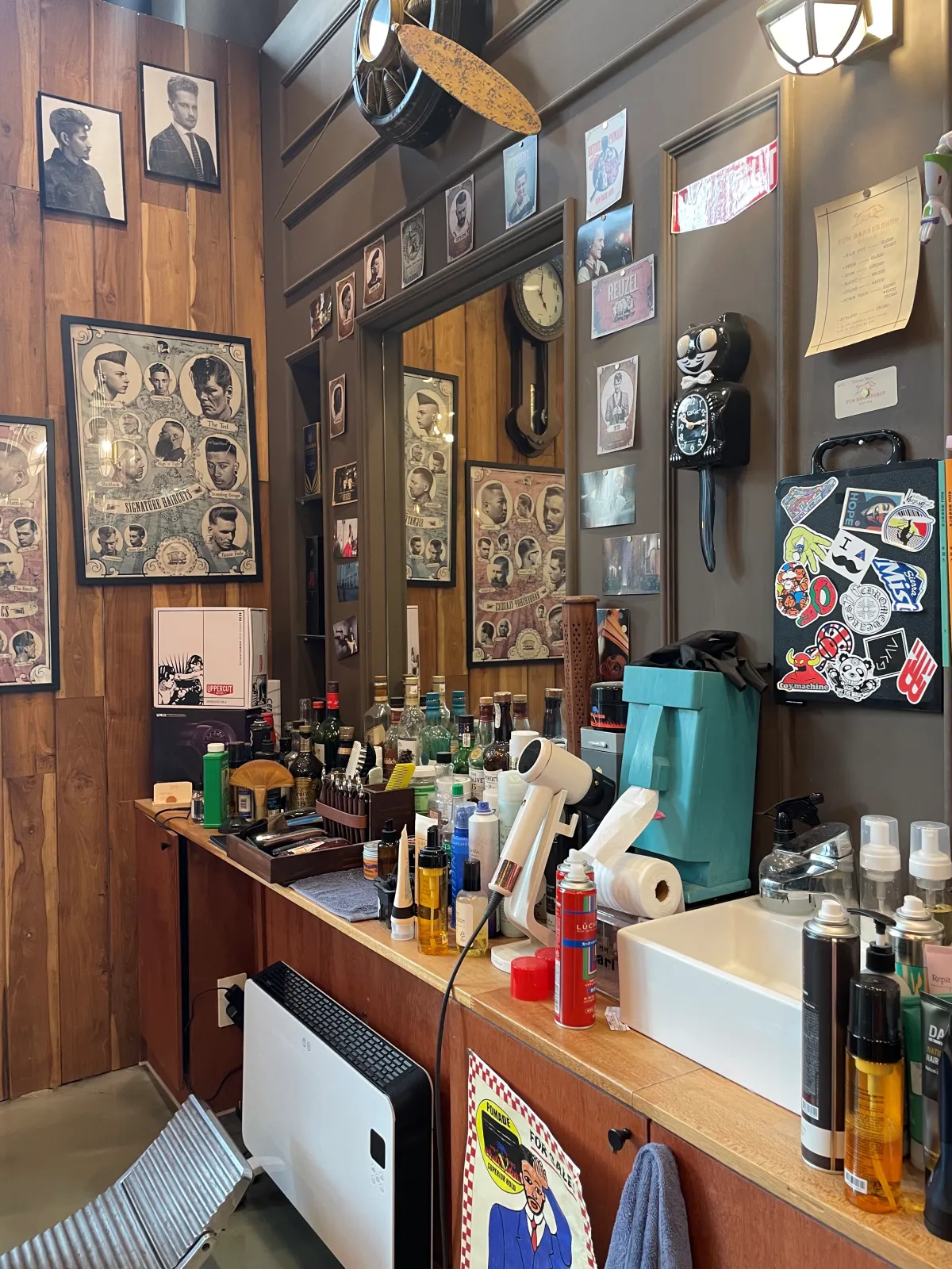 품 바버샵 내부