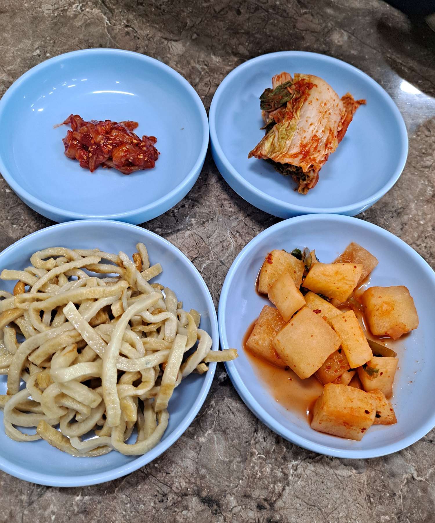 해장국밥 밑반찬