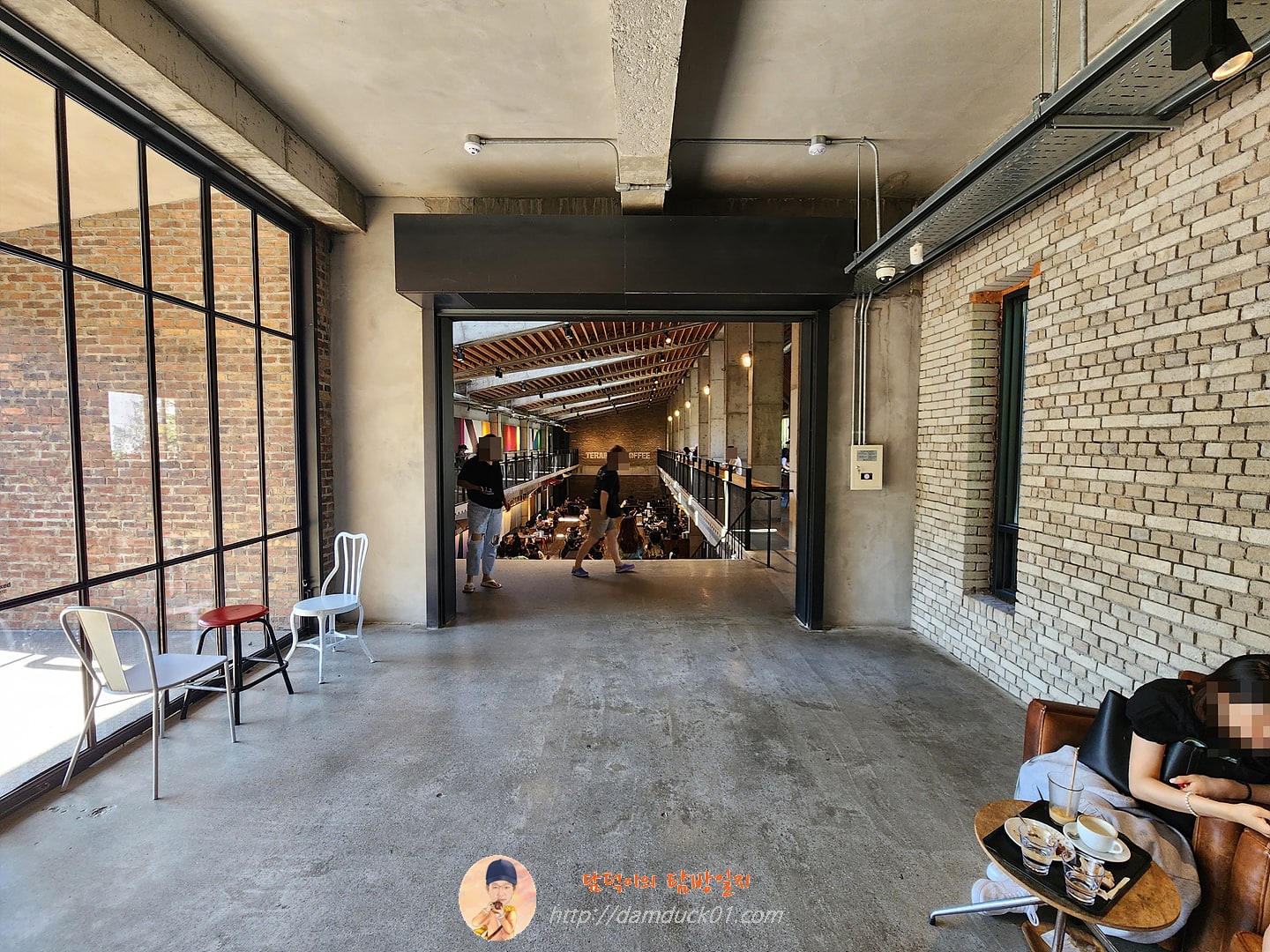 테라로사 커피공장 강릉본점 2층