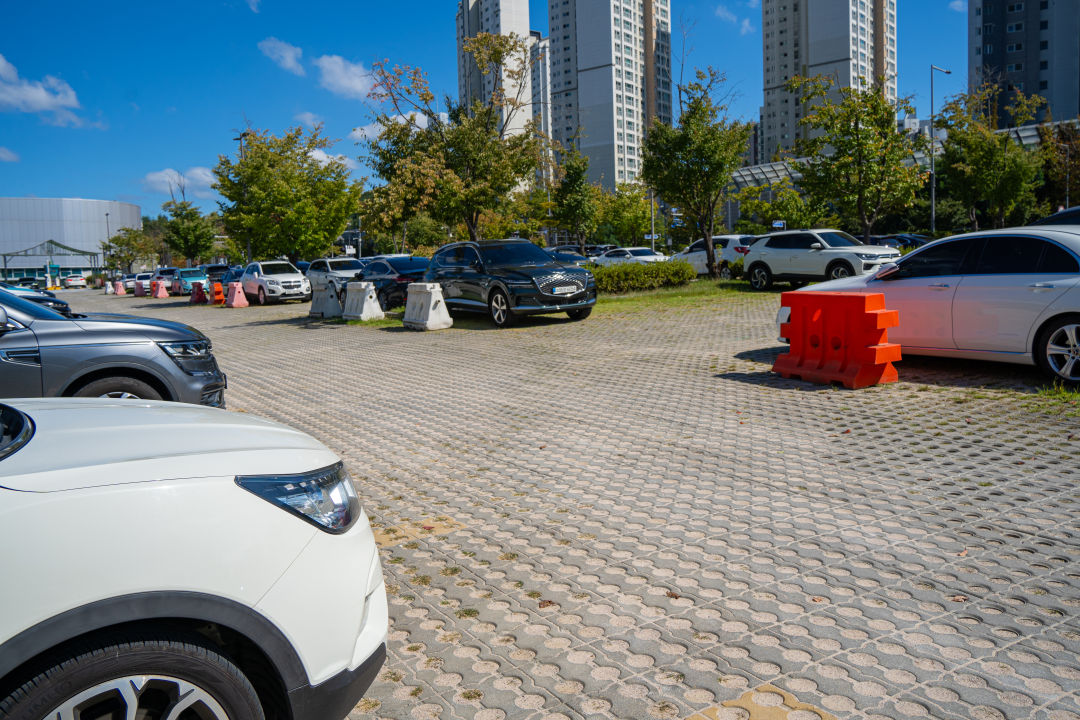 광교 푸른숲 도서관 공영 주차장