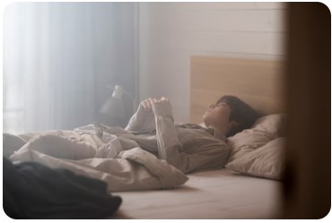 잠을 자도 피곤한 이유: 50대 이후 달라지는 수면과 회복 전략