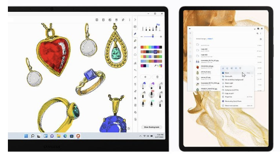 듀얼스크린 활용사진입니다.
