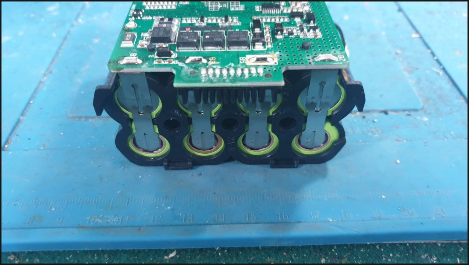 디베아 f20 max 배터리팩 내부