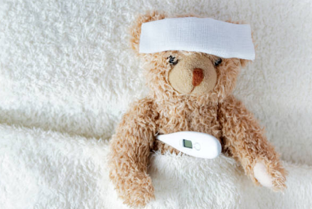 곰돌이가-체온계-재는 사진